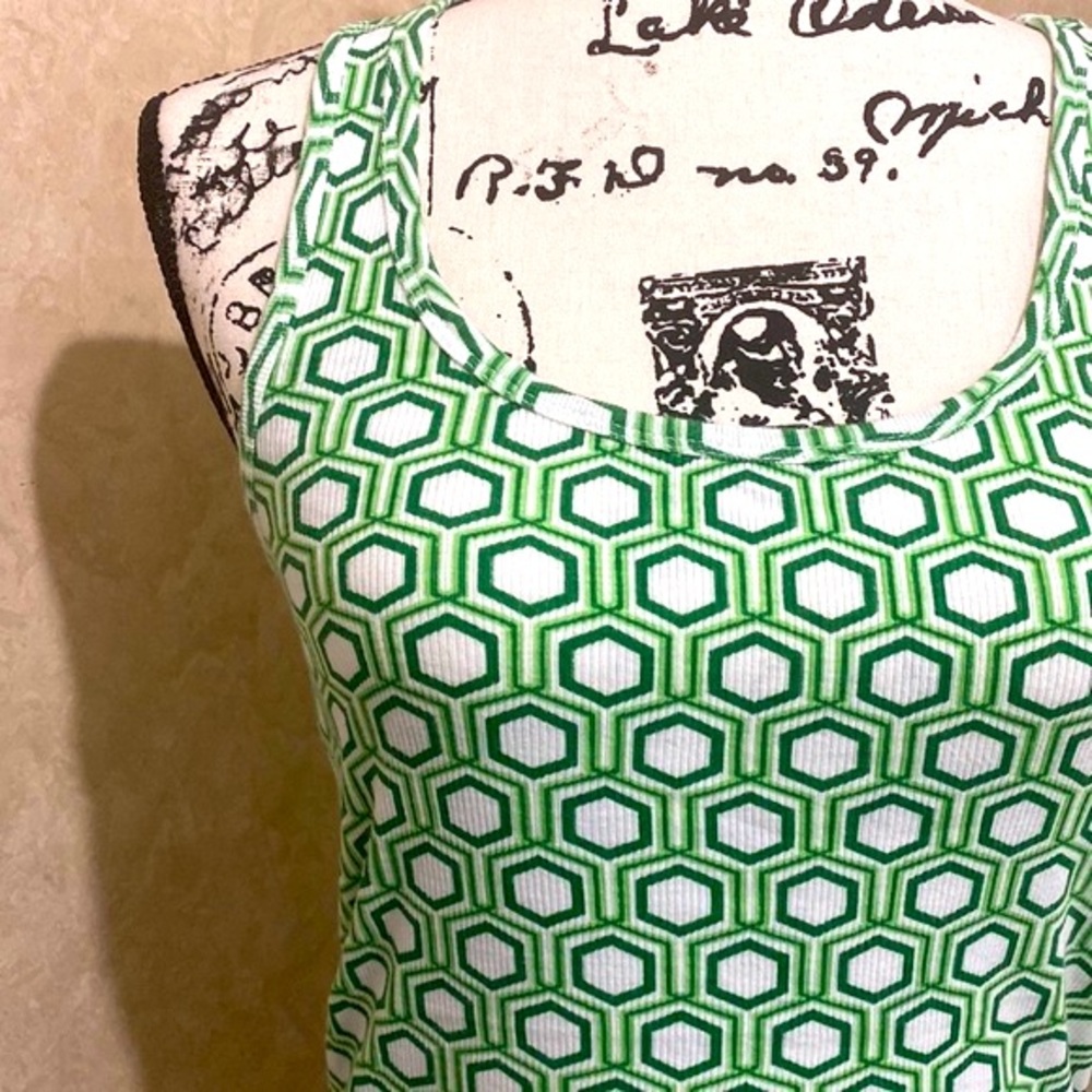 green and white geo-patterned Old Navy tank top